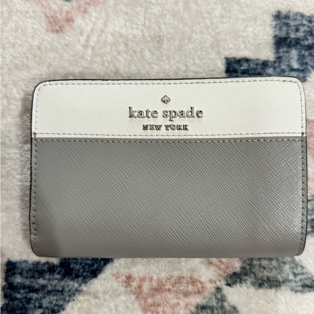 kate spade Two-Tone Gray and White Wallet